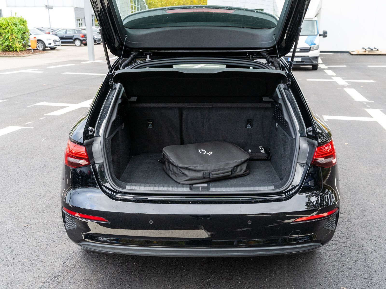 Audi A3 Sportback 40 TFSI e Stronic LED Navi RFK HUD