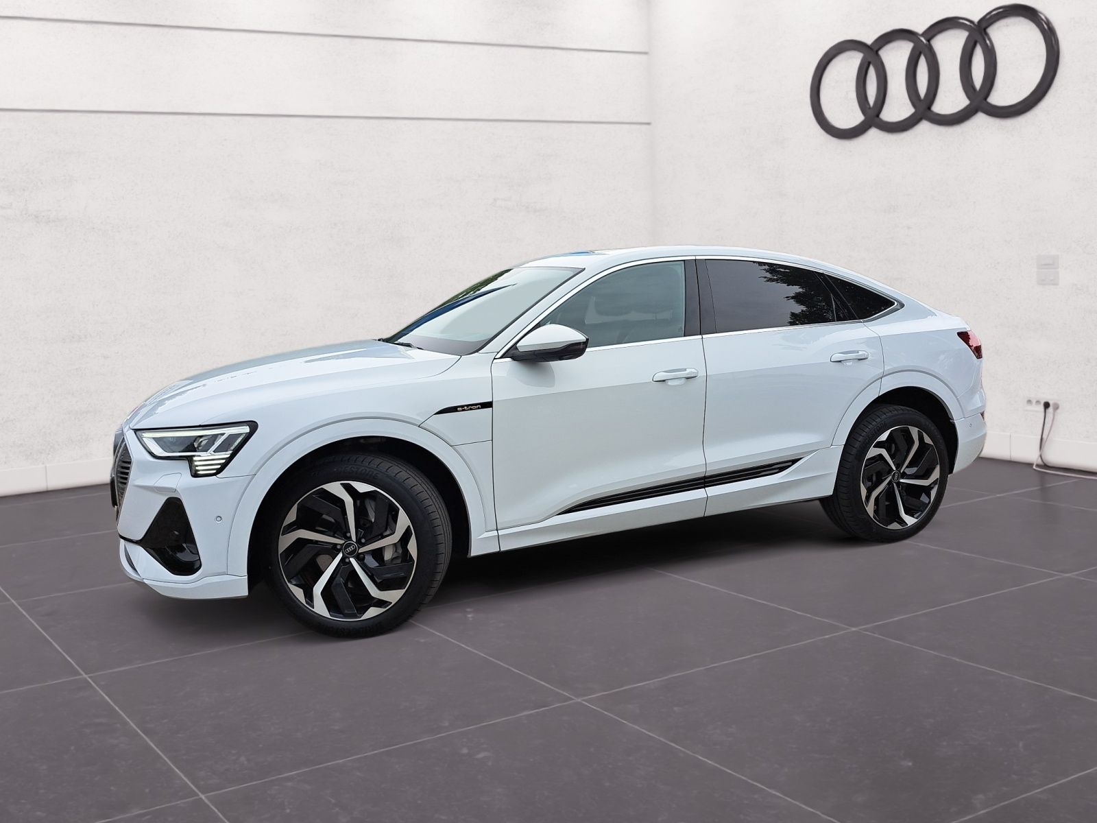 Audi e-tron Sportback 55 quattro S line PANO AHK MMI