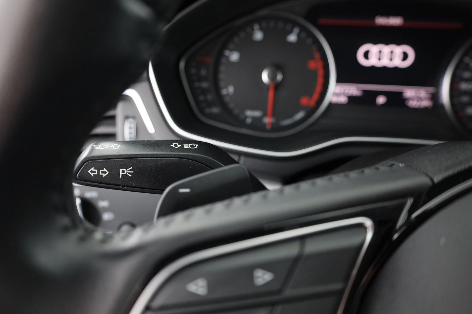 Audi A4 Avant 30 TDI S-Tronic - Samsaru's Car Outlet