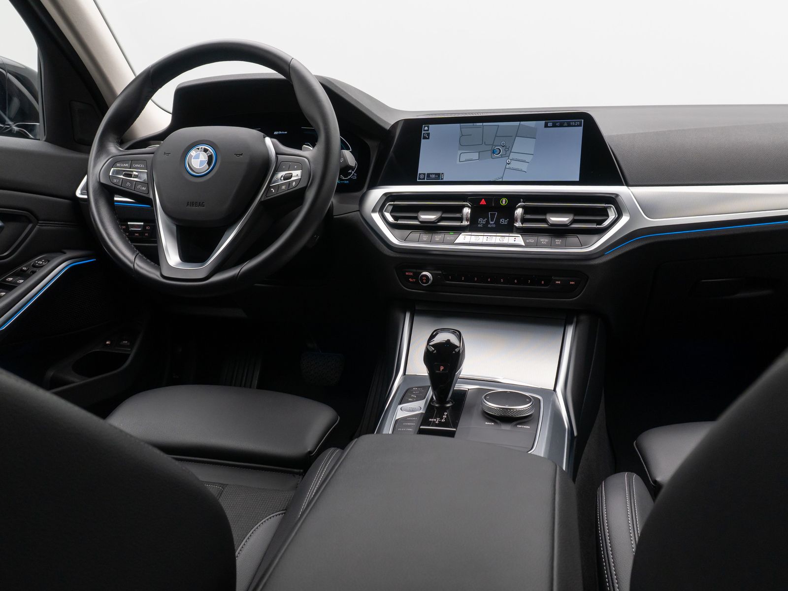 BMW 330e Sport Line - Samsaru's Car Outlet