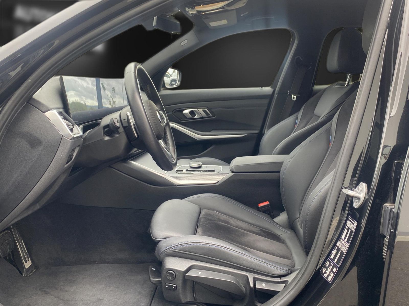 BMW 320 d xD M Sport - Samsaru's Car Outlet