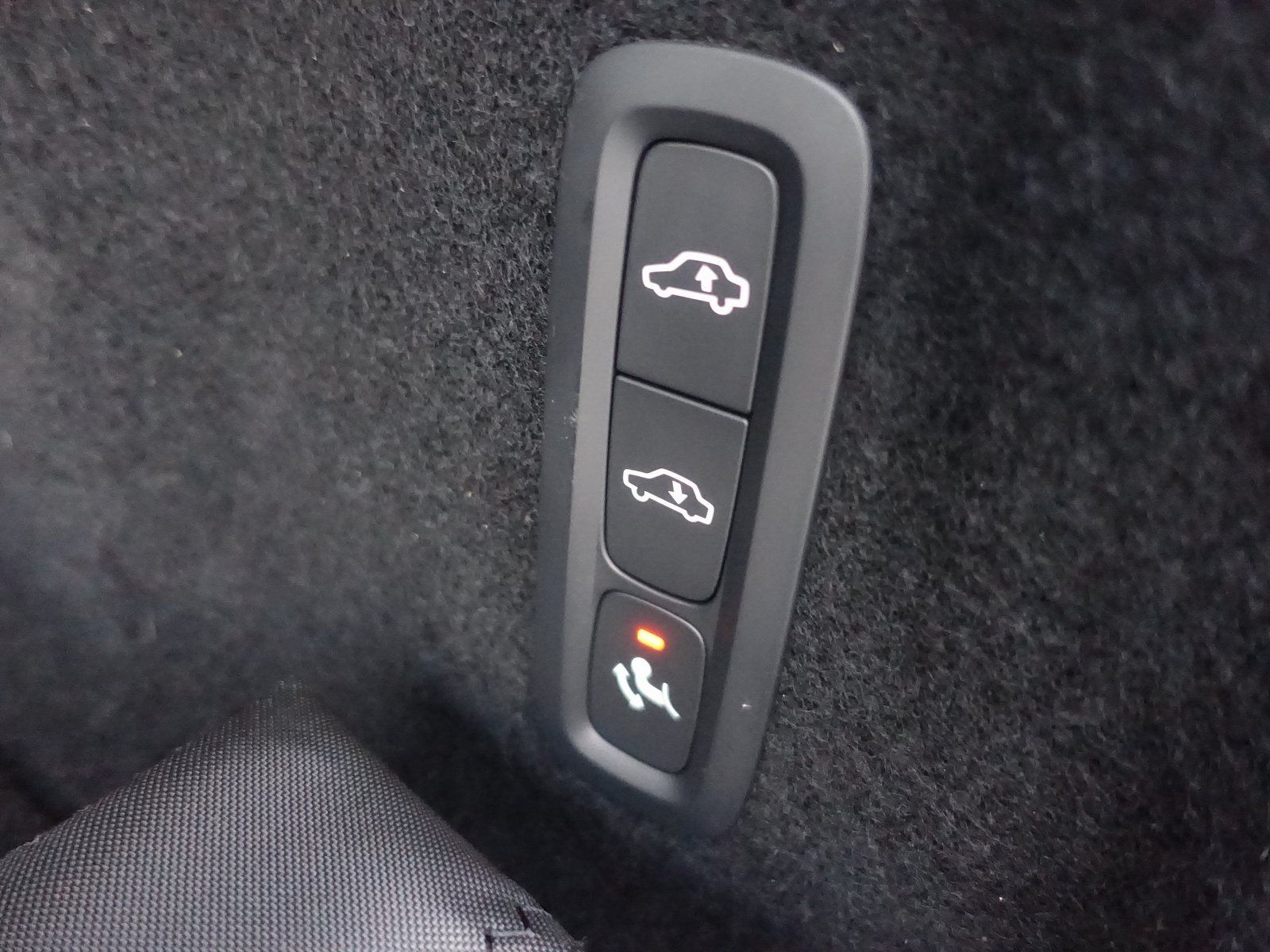 Volvo XC60 Ultra T8 AWD/Massage/B&W/FourC/AHK/360°/BLS