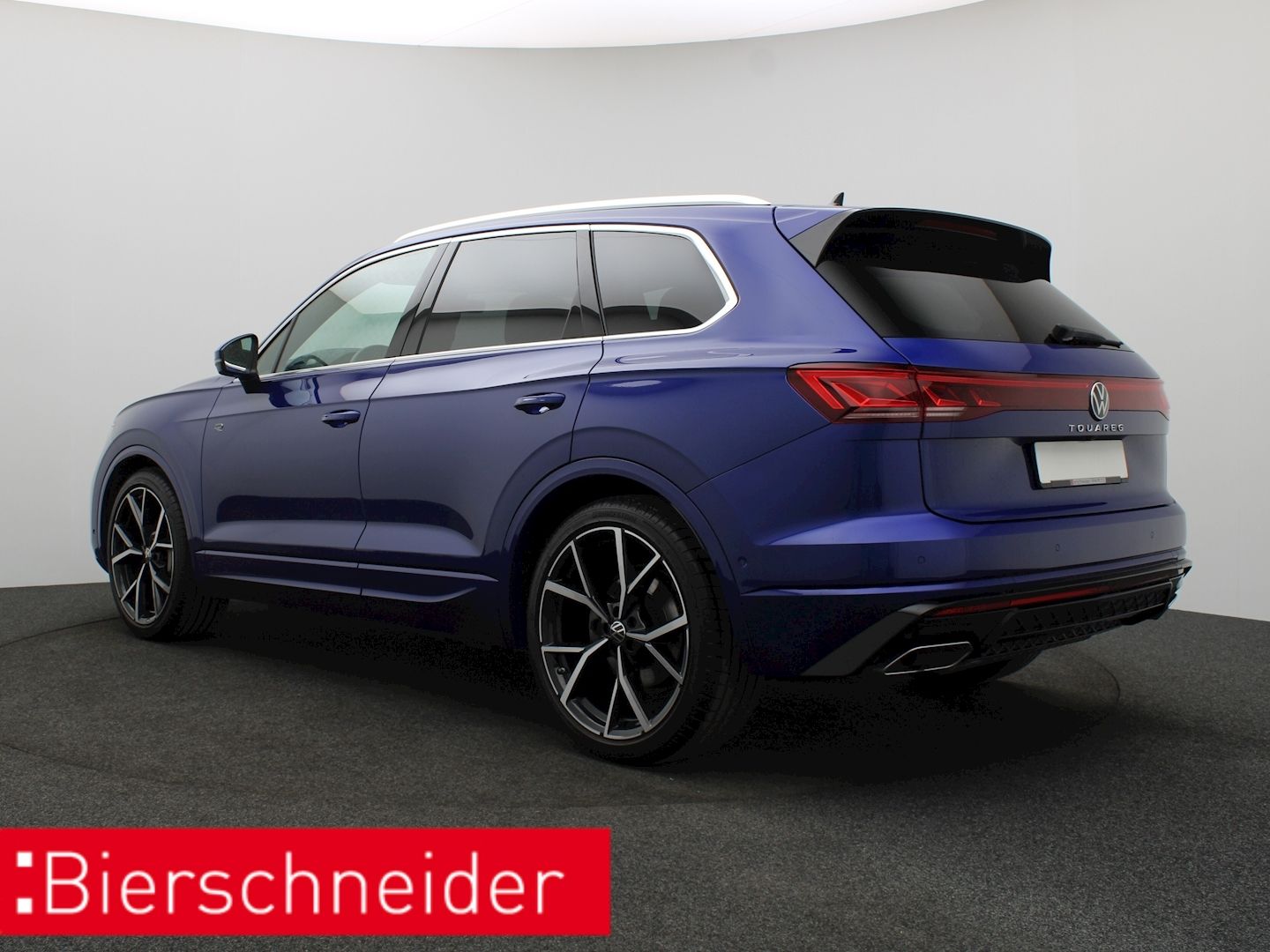 Volkswagen Touareg 3.0 TDI R-Line - Samsaru's Car Outlet