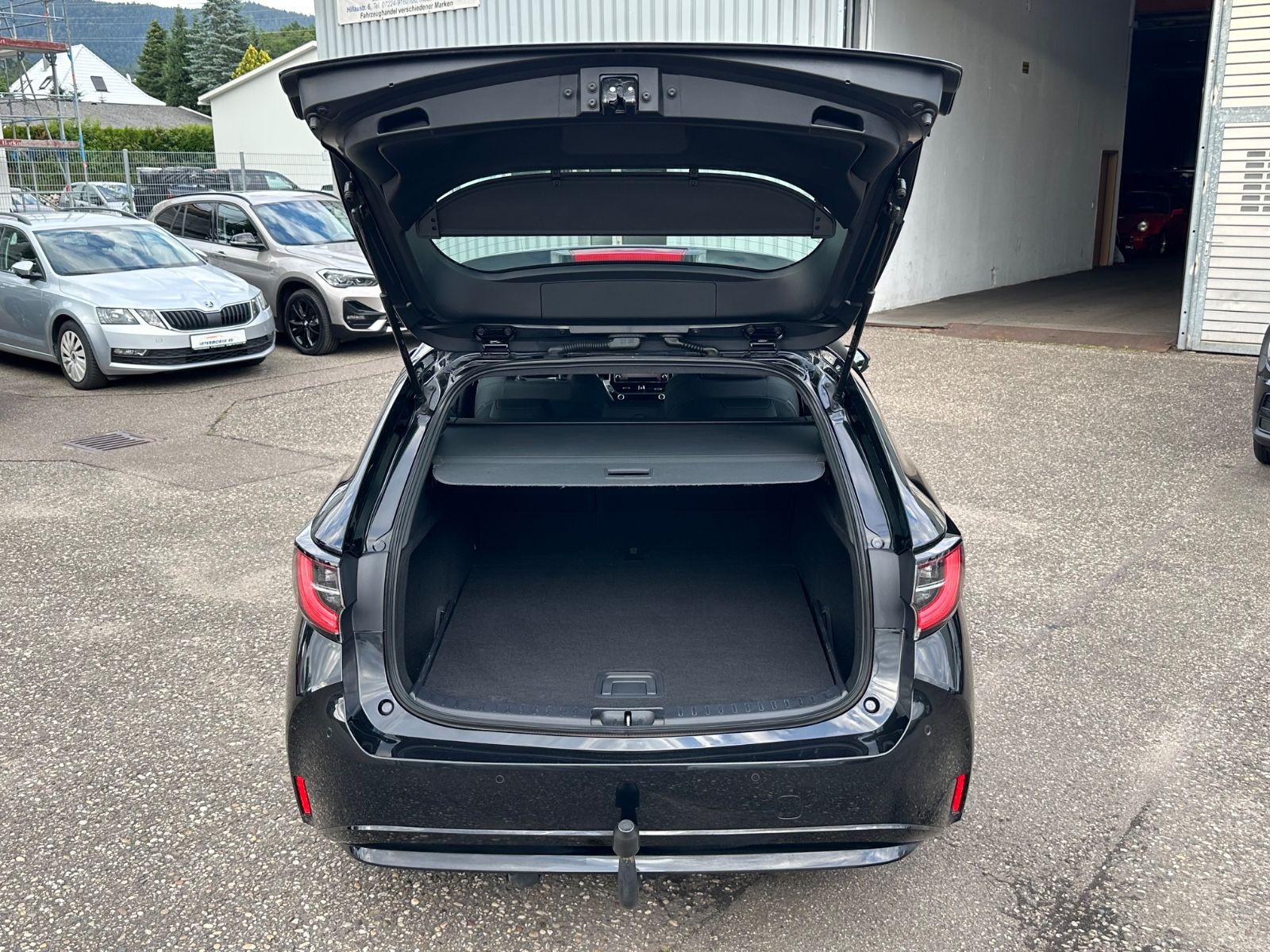 Toyota Corolla Touring Sports Hybrid - Samsaru's Car Outlet
