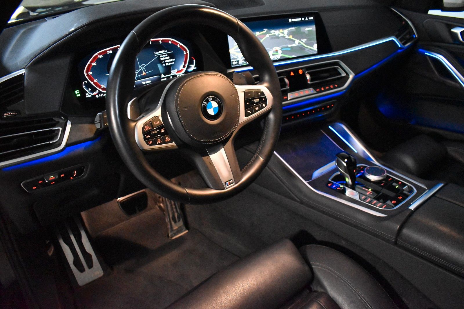BMW X6 40d M-Sport Laser/Airmatic/ACC/Pano/Soft-C/22