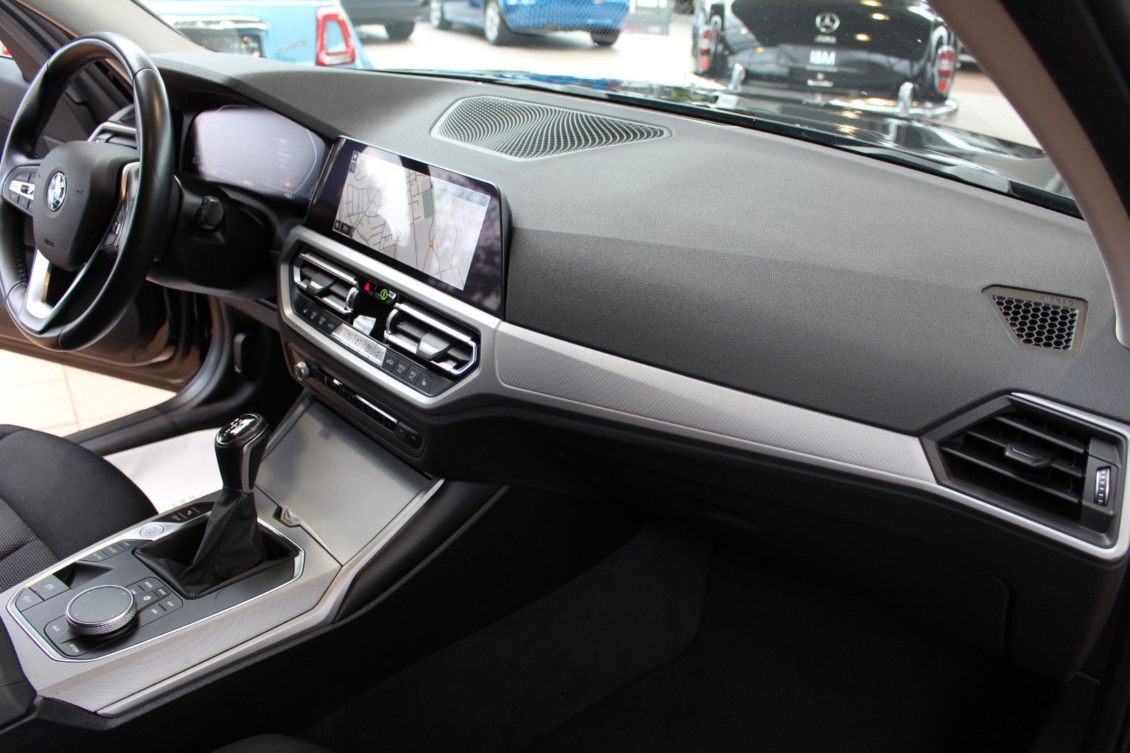 BMW 318d Touring Advantage - Samsaru's Car Outlet