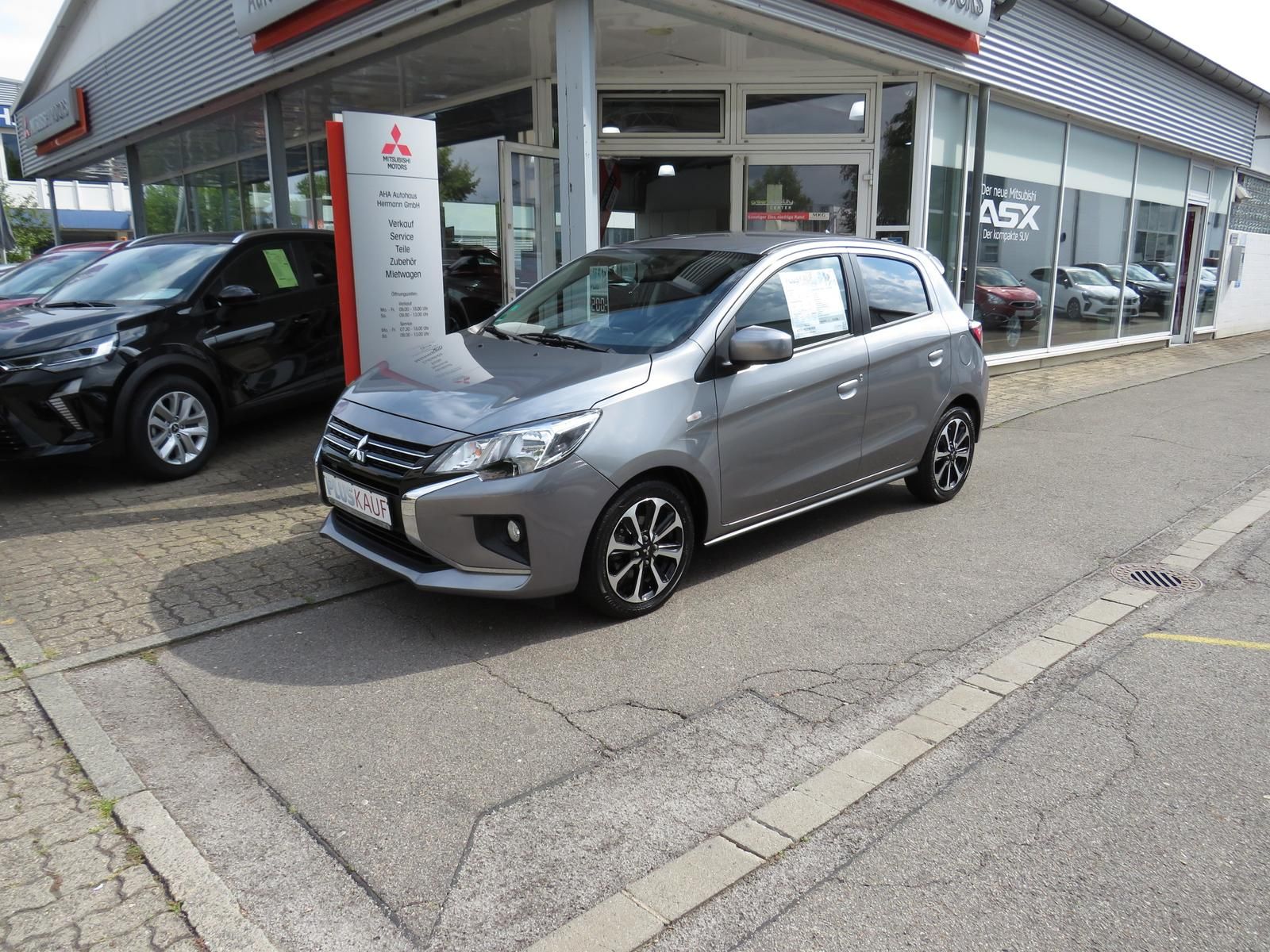 Mitsubishi Space Star Select+ - Samsaru's Car Outlet