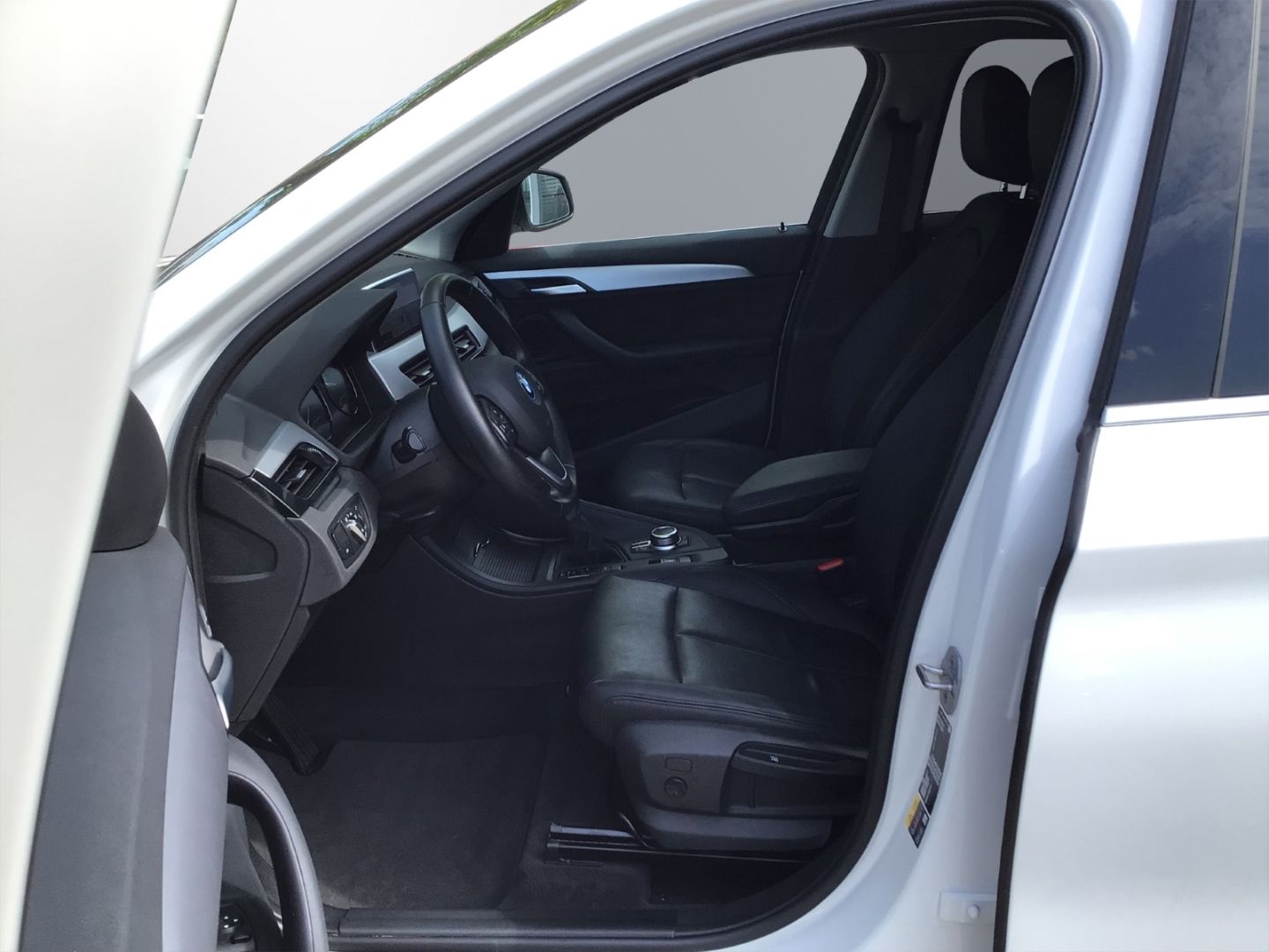 BMW X1 xDrive25e Advantage - Samsaru's Car Outlet