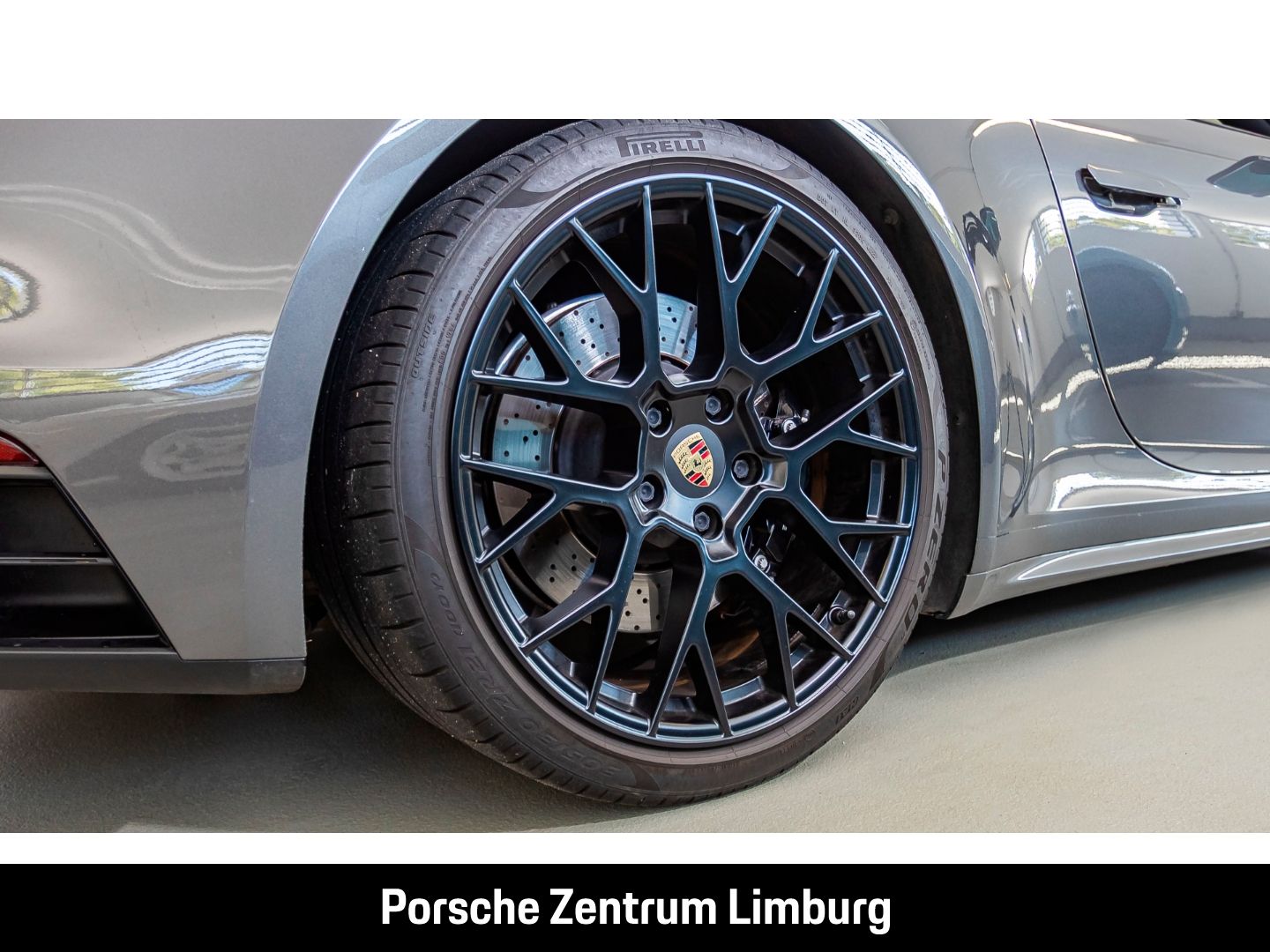 Porsche 992 911 Carrera 4 GTS Cabriolet LiftsystemVA LED