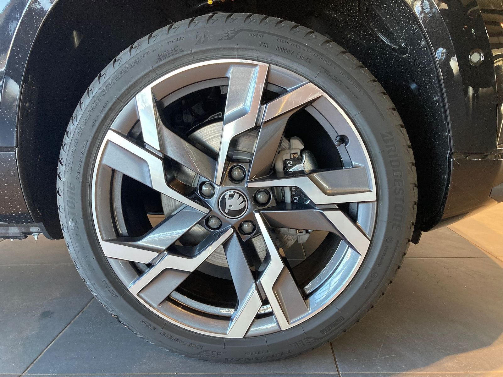 Skoda Karoq Sportline 4x4 TDI DSG AHK PANO 5JG Kam360