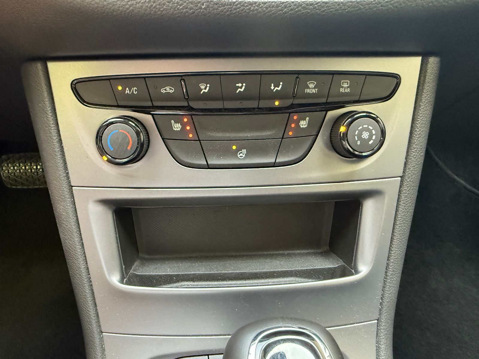 Opel Astra ST 1.5d Edition - Samsaru's Car Outlet