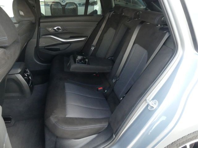 BMW 320 d xDriv Tou M SportACC°AHK°Stdhzg°eLSitze