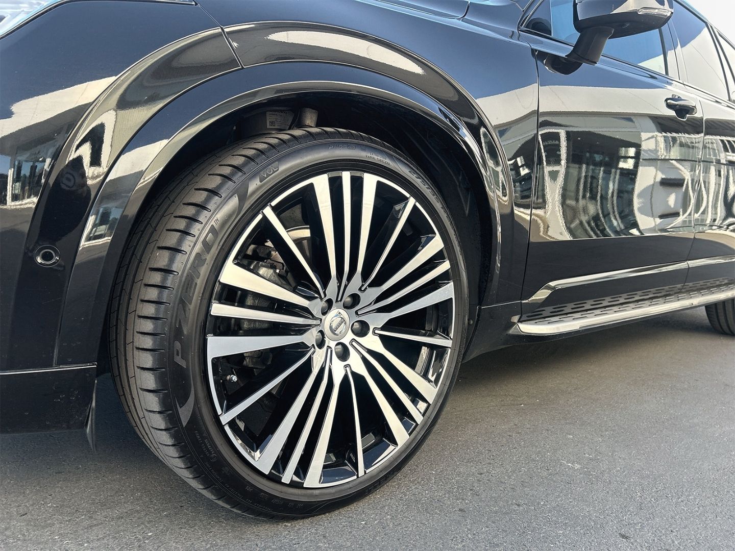 Volvo XC90 B5 Diesel AWD Ultimate Dark - Samsaru's Car Outlet