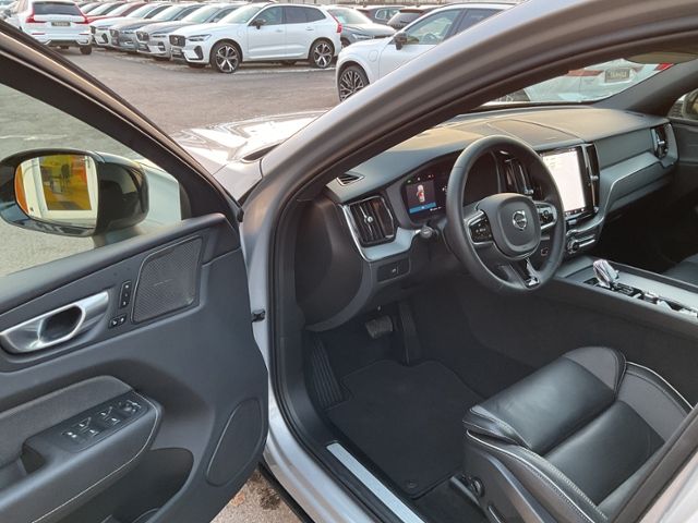 Volvo XC60 B4 Plus Dark 2WD ACC PANO 360° Allwetter