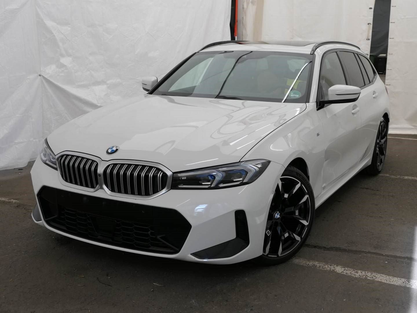 BMW 320d xDrive Touring M Sport 19" Pano Adaptiv LED