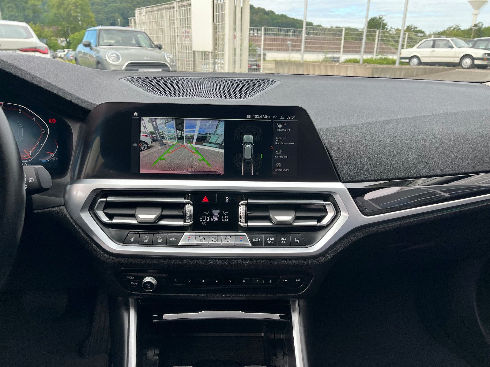 BMW 320iA G21 Tour - Samsaru's Car Outlet