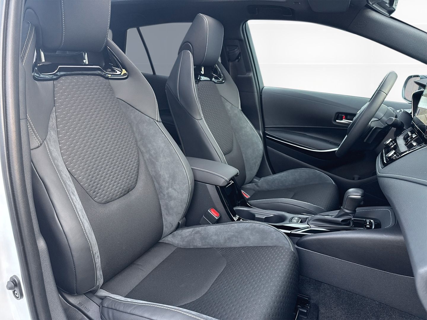 Toyota Corolla Touring Sports 2.0 Hybrid Lounge +Matrix