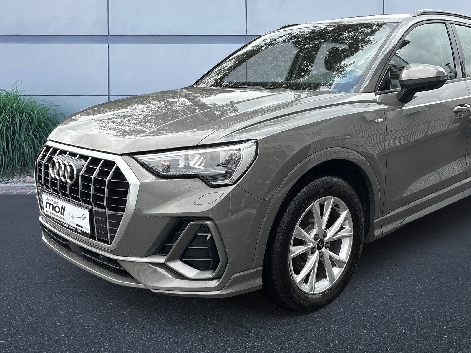 Audi Q3 S line 35 TDI quattro S troni - Samsaru's Car Outlet