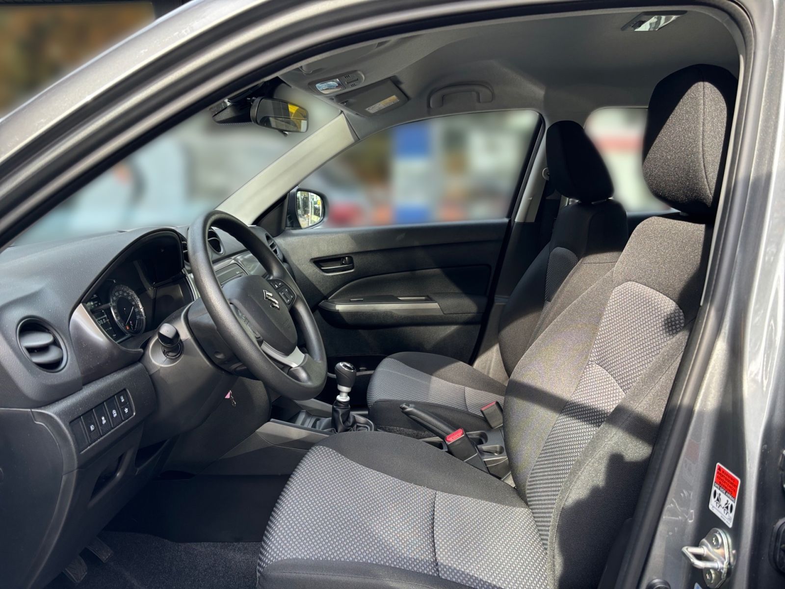 Suzuki VITARA 1.4 CLUB HYBRID - Samsaru's Car Outlet