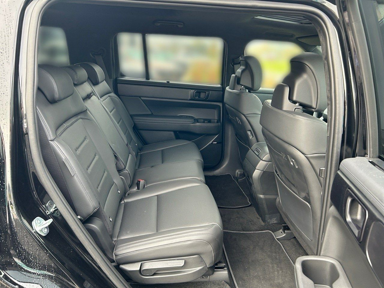 Hyundai SANTA FE 1.6 T-GDI HEV 4WD Blackline - Samsaru's Car Outlet