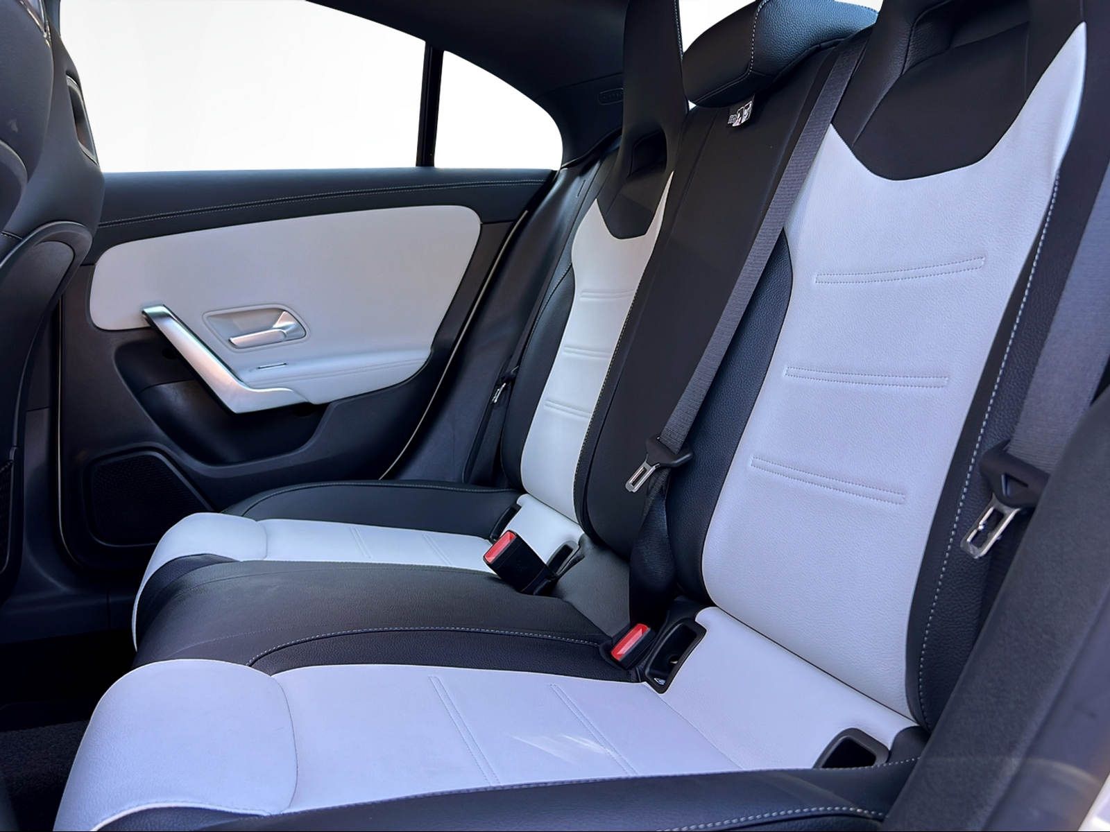 Mercedes-Benz CLA 180 AMG-Line - Samsaru's Car Outlet