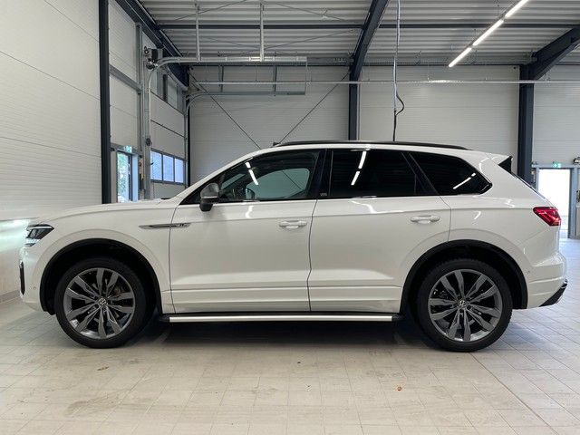 Volkswagen Touareg 3.0 TDI R-Line 4M - Samsaru's Car Outlet
