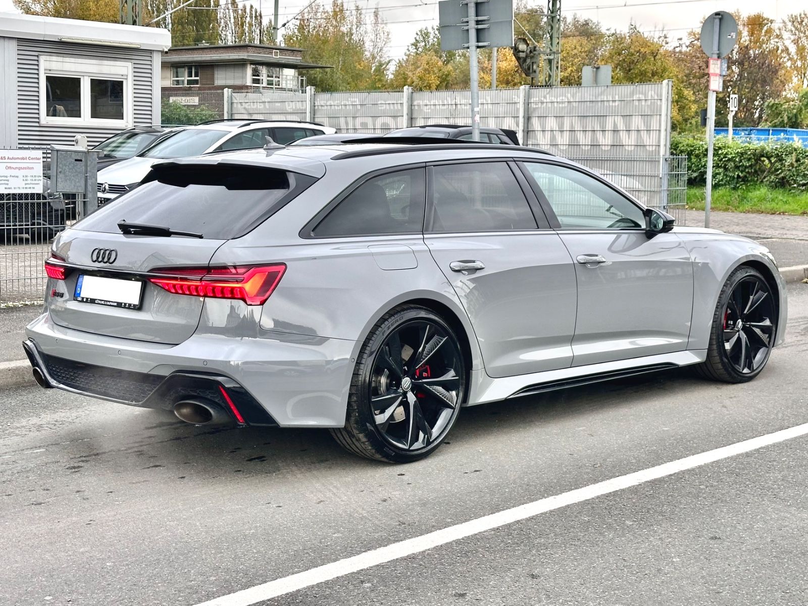 Audi RS6 AVANT QUATTRO*PANO+VOLL+AHK*