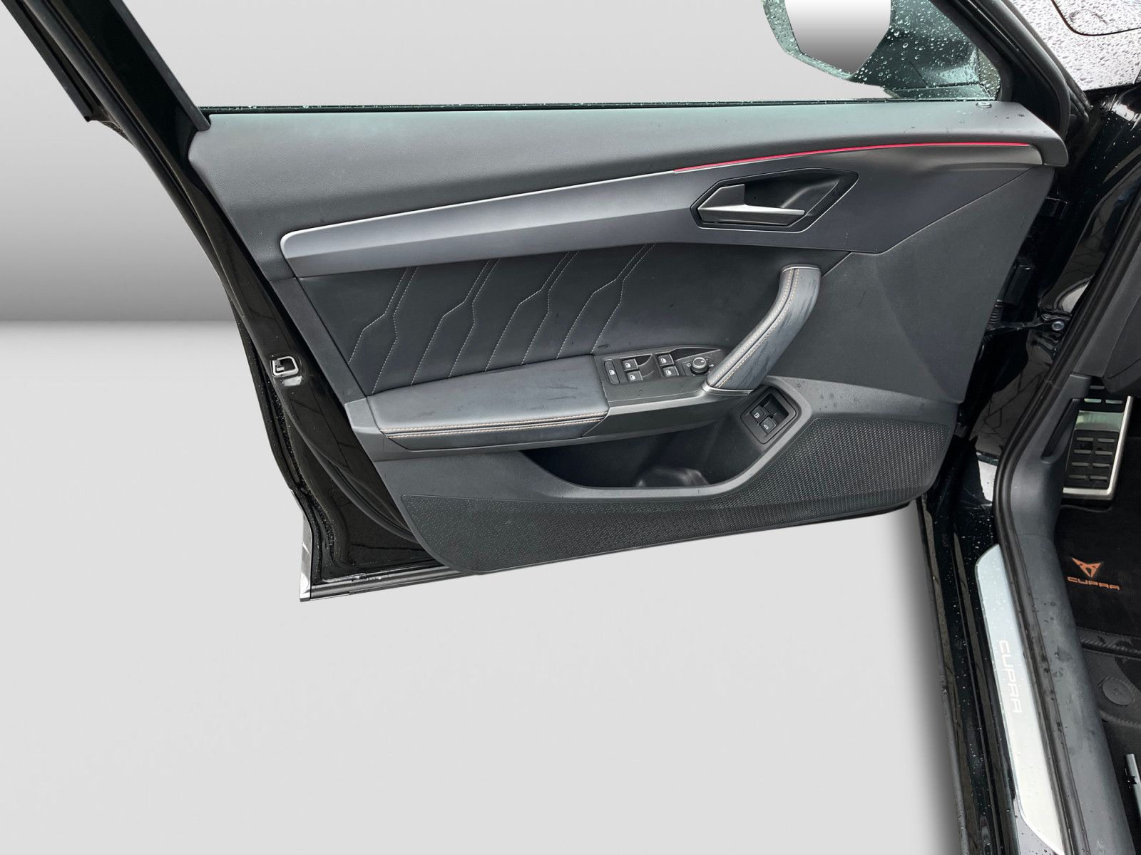 Cupra Formentor 1.4 e-HYBRID DSG VZ LED AHK Pano Navi