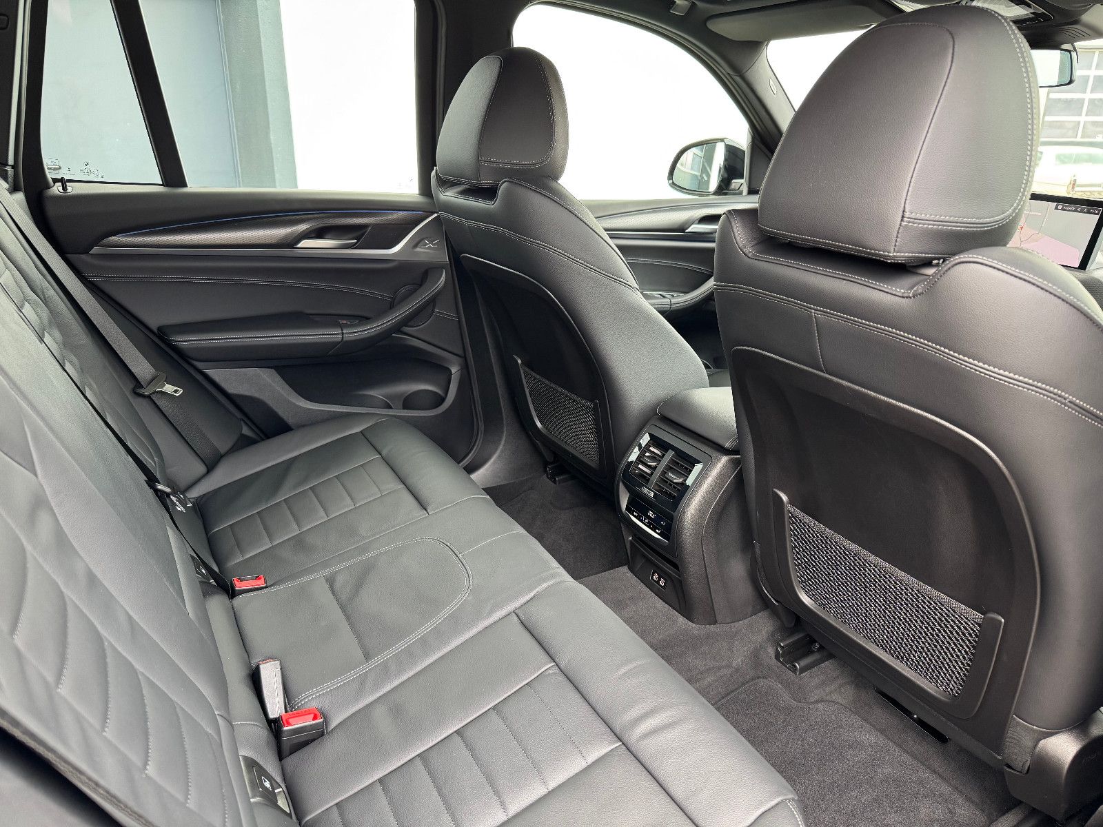 BMW X3 xDrive 30e M Sport - Samsaru's Car Outlet