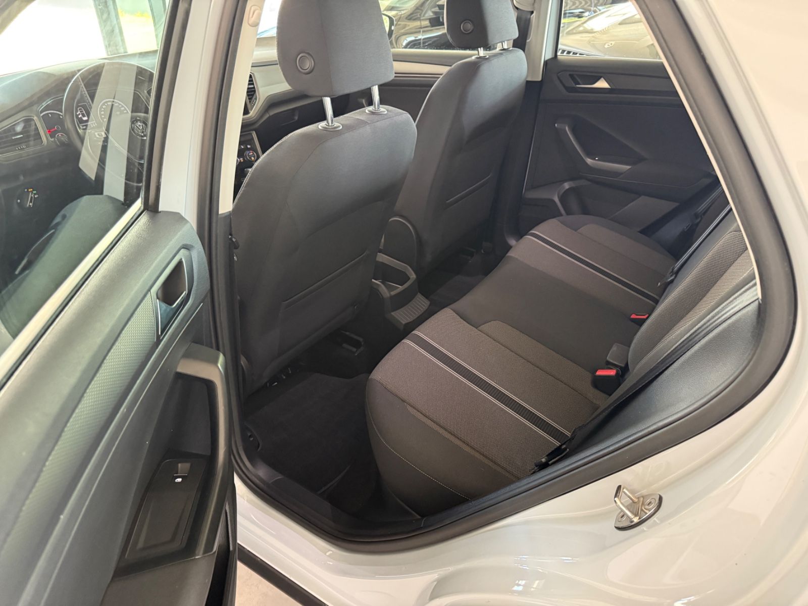 Volkswagen T-Roc Style 4Motion - Samsaru's Car Outlet