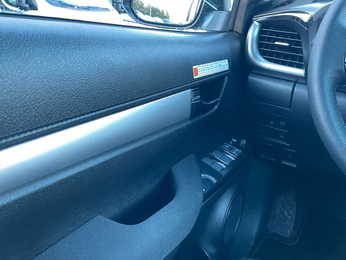 Toyota Hilux 2.4D 4x4 Double Cab Comfort *AHK*2xPDC*NAV