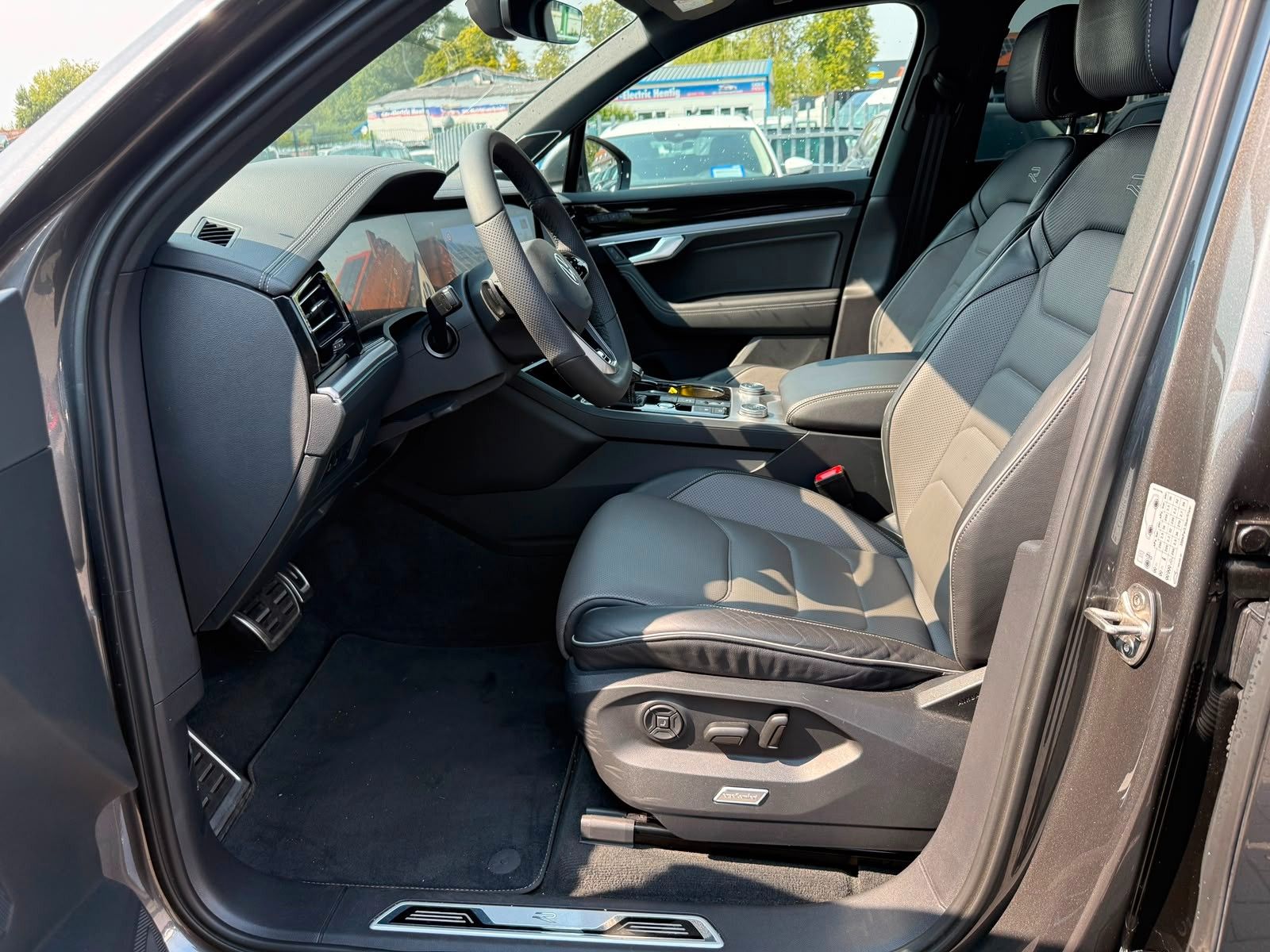 Volkswagen Touareg R-Line 4M MATRIX*LEDER*AHK*LUFT*360°
