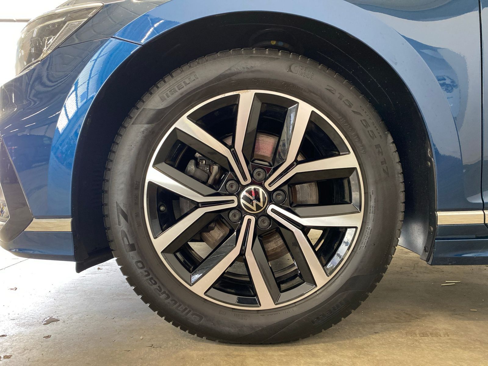 Volkswagen Passat Variant 1.5 TSI Elegance R-Line - Samsaru's Car Outlet