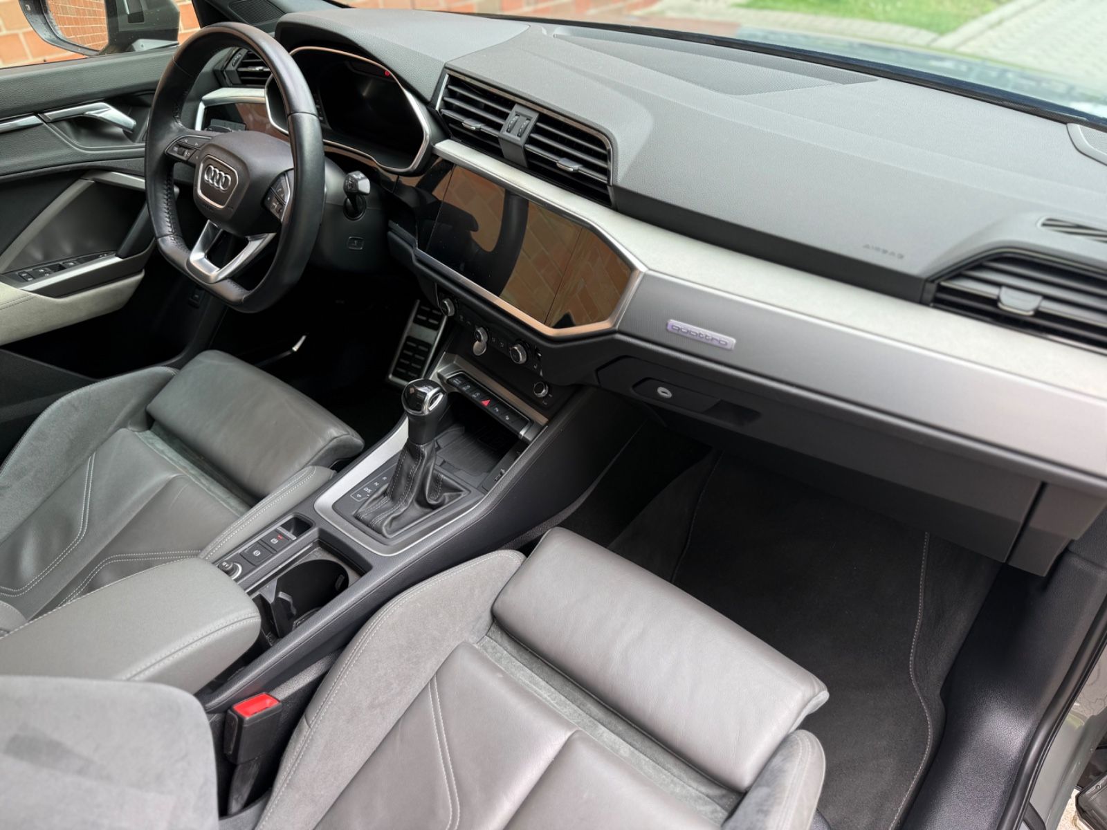 Audi Q3 40 TFSI S line - Samsaru's Car Outlet