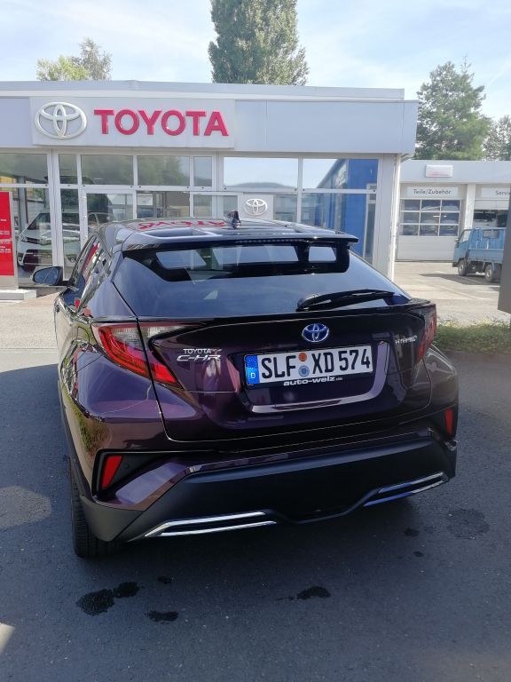 Toyota C-HR 2.0 Hybrid - Samsaru's Car Outlet