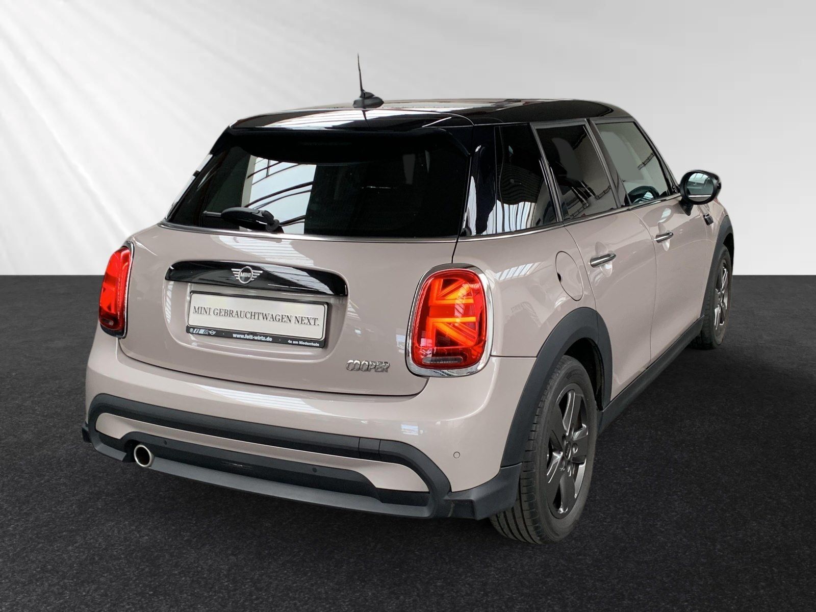 MINI Cooper 5-Türer Aut. - Samsaru's Car Outlet