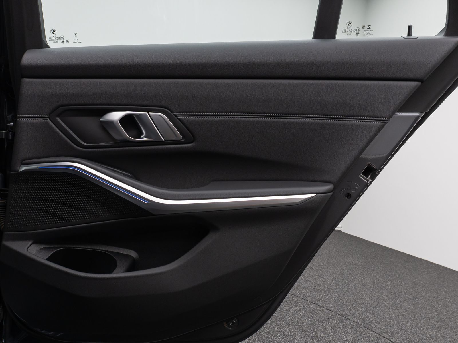 BMW 330i xD SportLine - Samsaru's Car Outlet