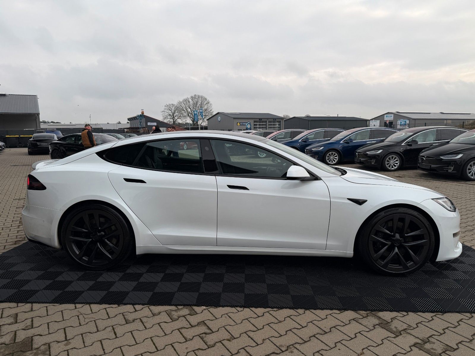 Tesla MODEL S PLAID | CARBON | 21" ARACHNID | TOW |