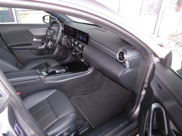 Mercedes-Benz CLA 180 Coupé Progressive - Samsaru's Car Outlet