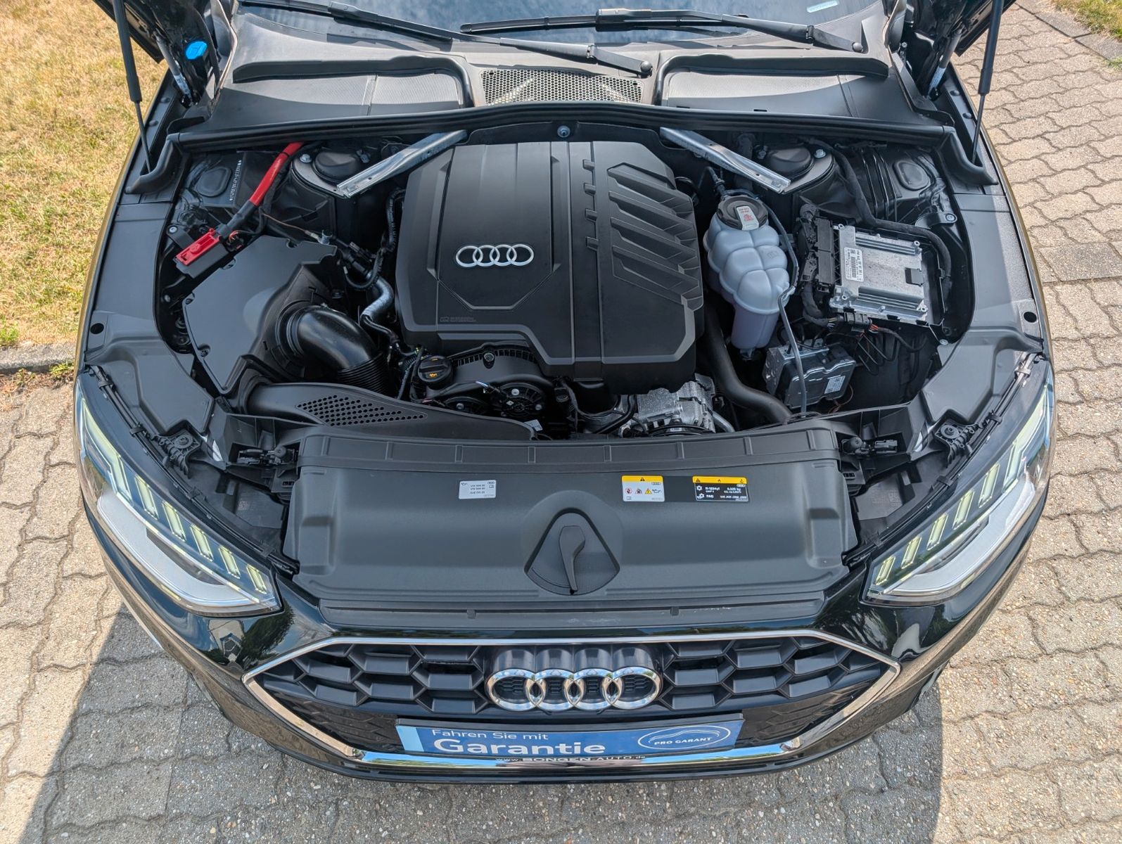 Audi A4 Avant 40 TFSI S line - Samsaru's Car Outlet