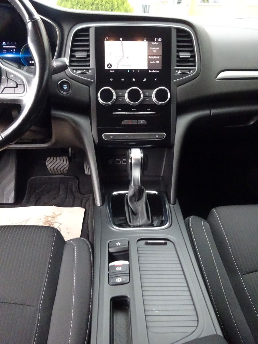 Renault Megane Grandtour Zen E-Tech Plug-in Hybrid - Samsaru's Car Outlet
