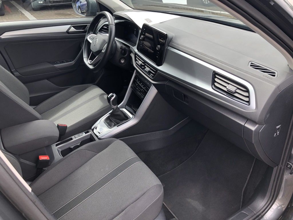 Volkswagen T-Roc 1.0 Life - Samsaru's Car Outlet