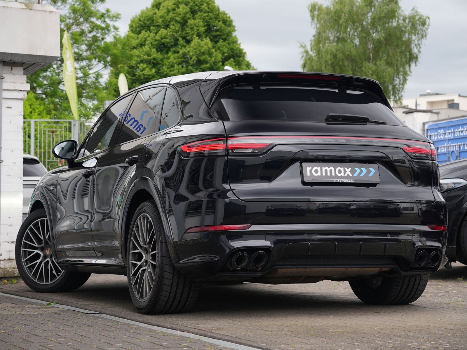 Porsche E-Hybrid MY24-INNODRIVE-ACC-LUFTF.-PANO-BOSE-RS