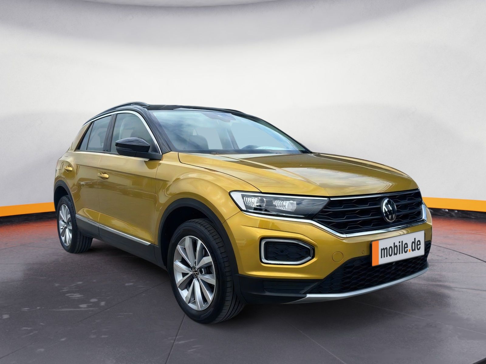 Volkswagen T-Roc 1.5 TSI ACT Style - Samsaru's Car Outlet