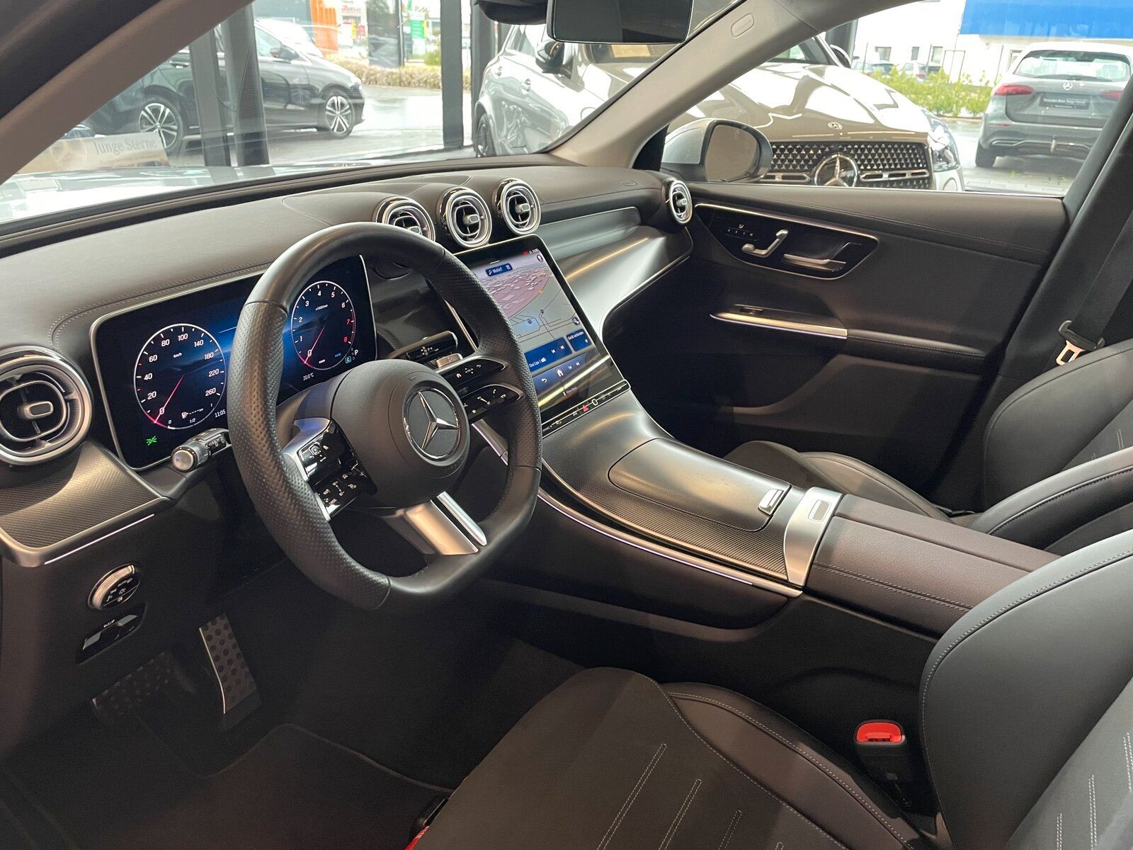 Mercedes-Benz GLC 300 4M AMG ADVANCED+ PANO DIGITALLIGHT AHK