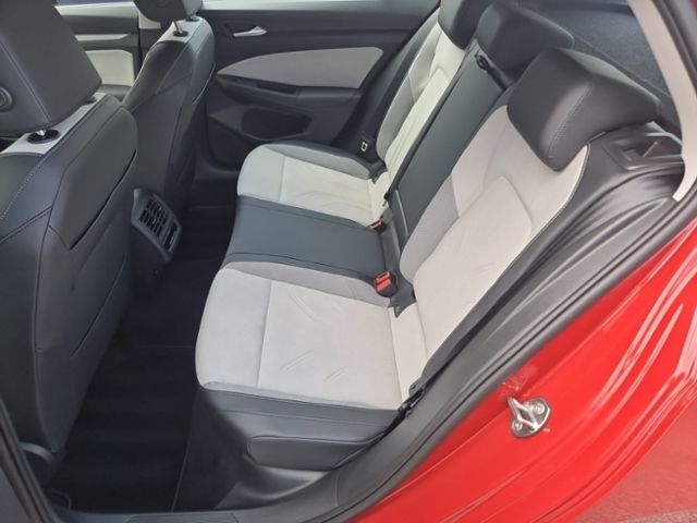 Volkswagen Golf 2.0 TDI DSG STYLE AHK NAVI KAMERA SHZ KLIMA