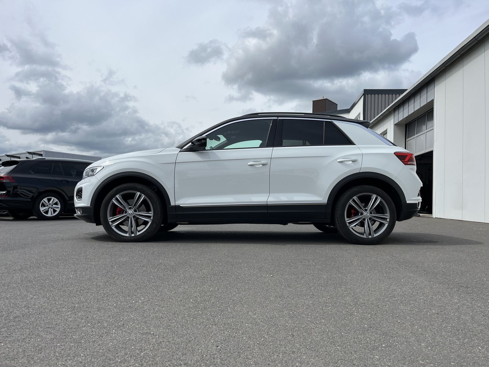 Volkswagen T-Roc 2.0 TSI DSG 4Motion Sport - Samsaru's Car Outlet