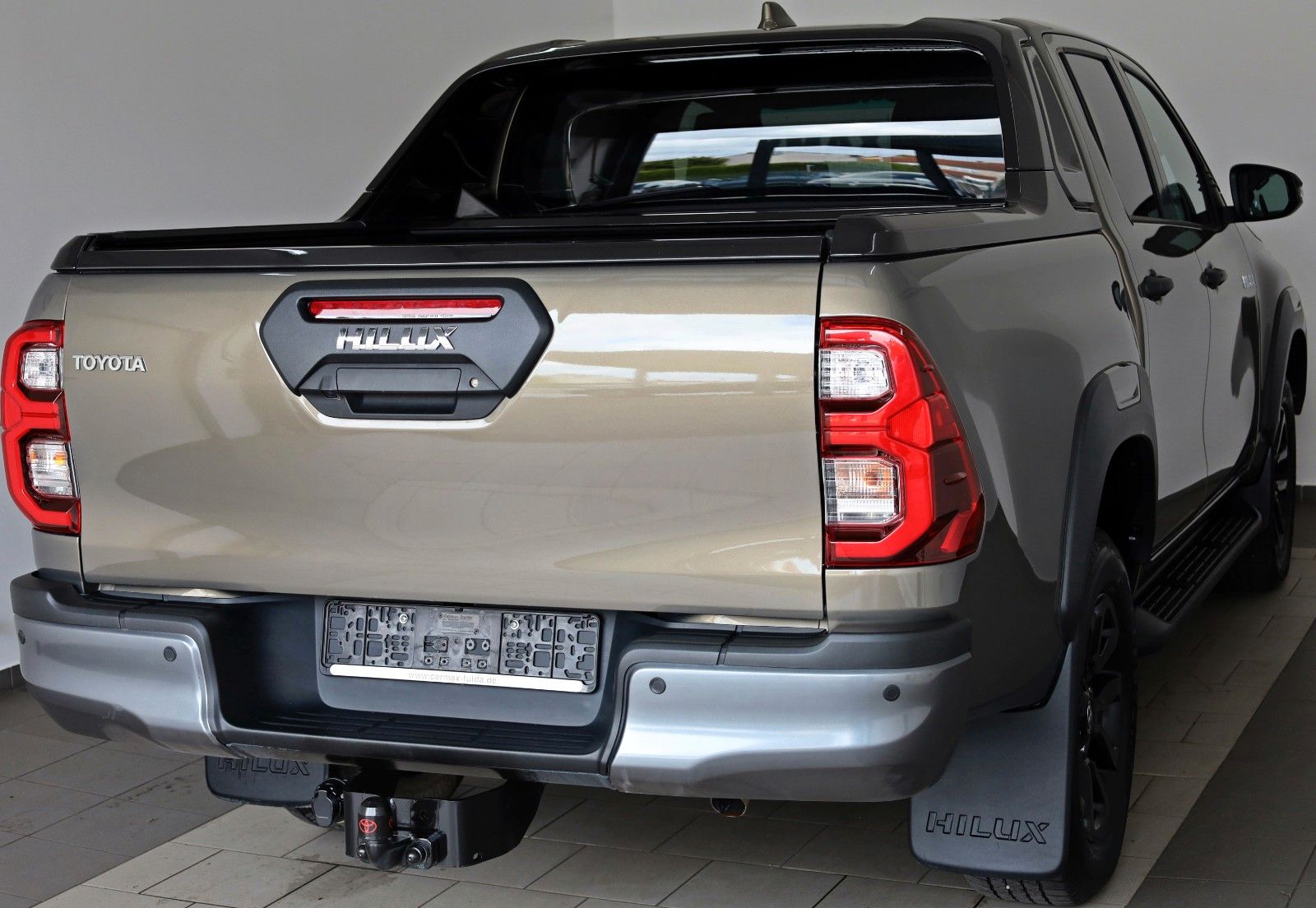 Toyota Hilux 2.8 D-4D Invincible Sport,ACC,AHK