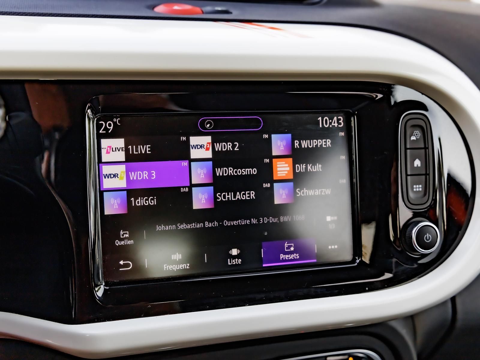 Renault Twingo E-TECH 100% el. VIBES - Samsaru's Car Outlet