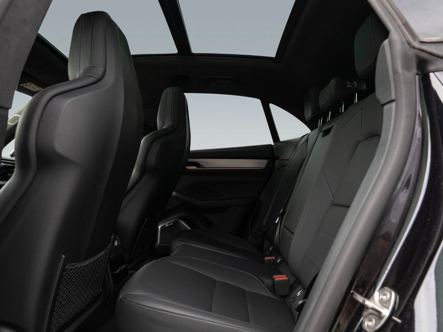 Porsche Macan Turbo Burmester AHK AR HUD Surround View